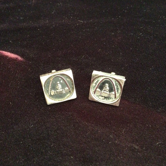Silver Cufflinks with Architectural Design - Picture 1 of 4